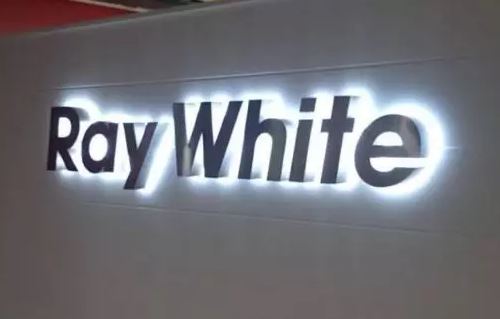 Harga-Huruf-Timbul-Acrylic-Surabaya